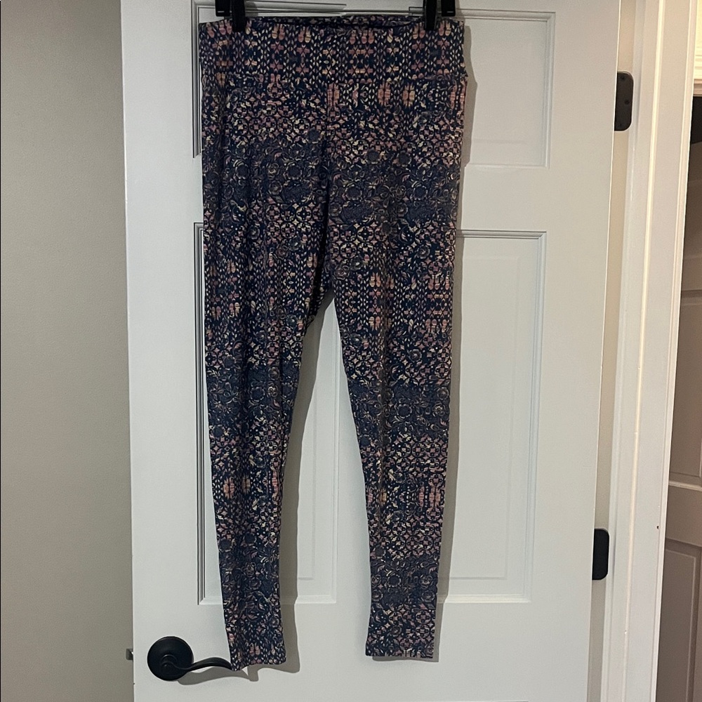 Patterned Leggings in Blue and Pink